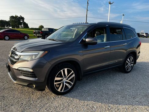 Used 2017 Honda Pilot Touring image 7