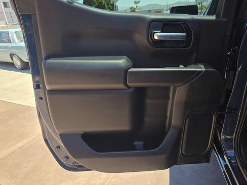 Used 2021 Chevrolet Silverado 1500 Custom AWD/4WD image 25