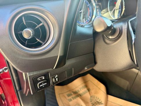 Used 2017 Toyota Corolla SE w/ Carpet Mat Package (TMS) image 26