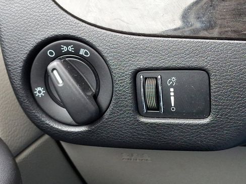 Used 2013 Dodge Grand Caravan SXT w/ UConnect Hands-Free Group image 24