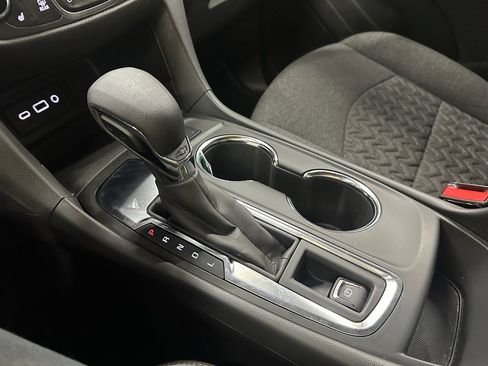 Certified 2024 Chevrolet Equinox LT w/ LPO, Floor Liner Package image 29