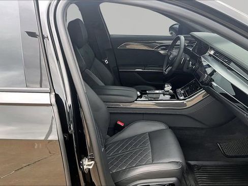 Used 2024 Audi S8 w/ S8 Comfort Plus Package AWD/4WD image 7