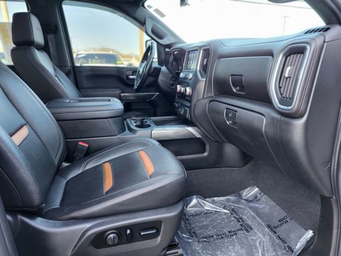 Used 2021 GMC Sierra 2500 AT4 w/ AT4 Premium Plus Package AWD/4WD image 9
