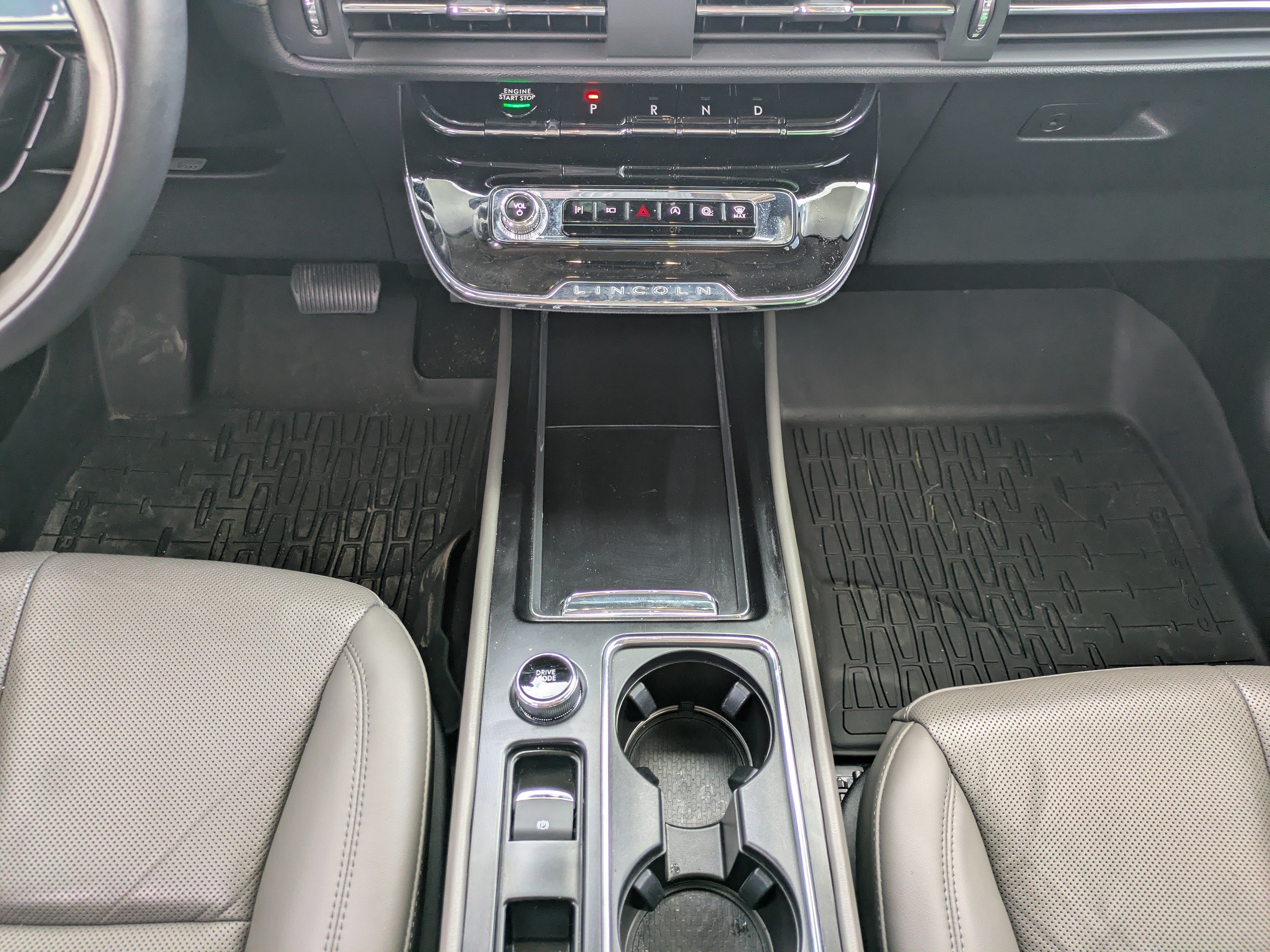 Used 2024 Lincoln Corsair Reserve w/ Equipment Group 201A FWD image 18