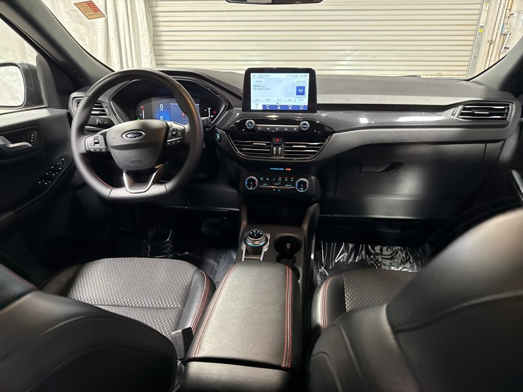 Used 2025 Ford Escape ST-Line FWD image 13
