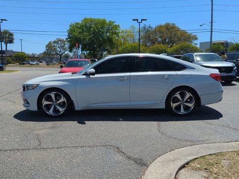 Used 2018 Honda Accord Touring image 7