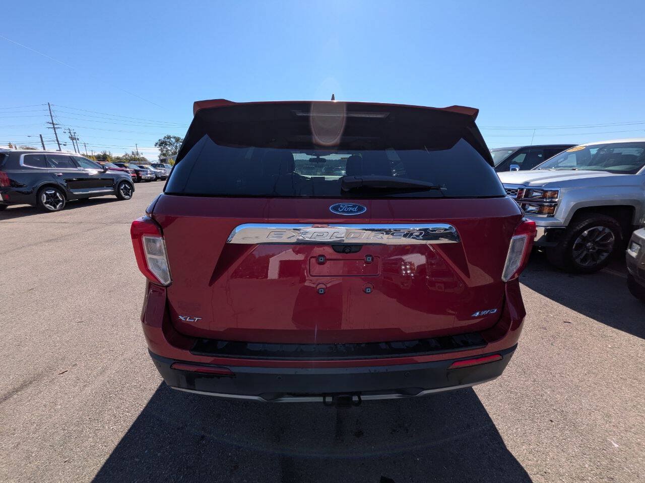 Used 2021 Ford Explorer XLT w/ Equipment Group 202A AWD/4WD image 6