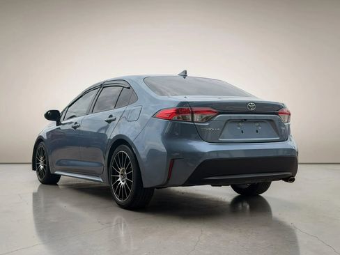 Used 2021 Toyota Corolla LE FWD image 5