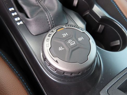 Used 2024 Ford Bronco Outer Banks image 21