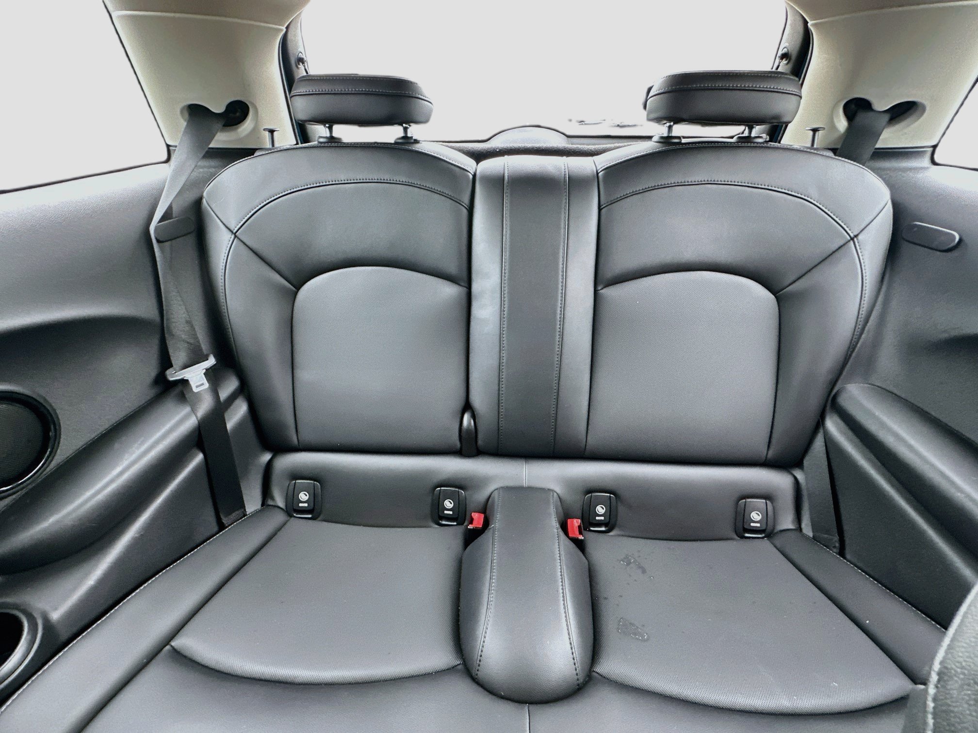 Used 2019 MINI Cooper S w/ Signature Upholstery Package FWD image 23