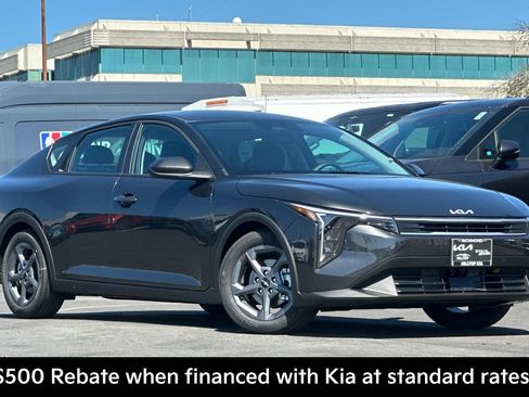 New 2026 Kia K4 FWD image 2