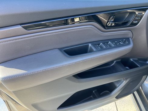 Used 2018 Honda Odyssey Elite image 12
