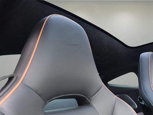 Used 2023 McLaren GT RWD image 15