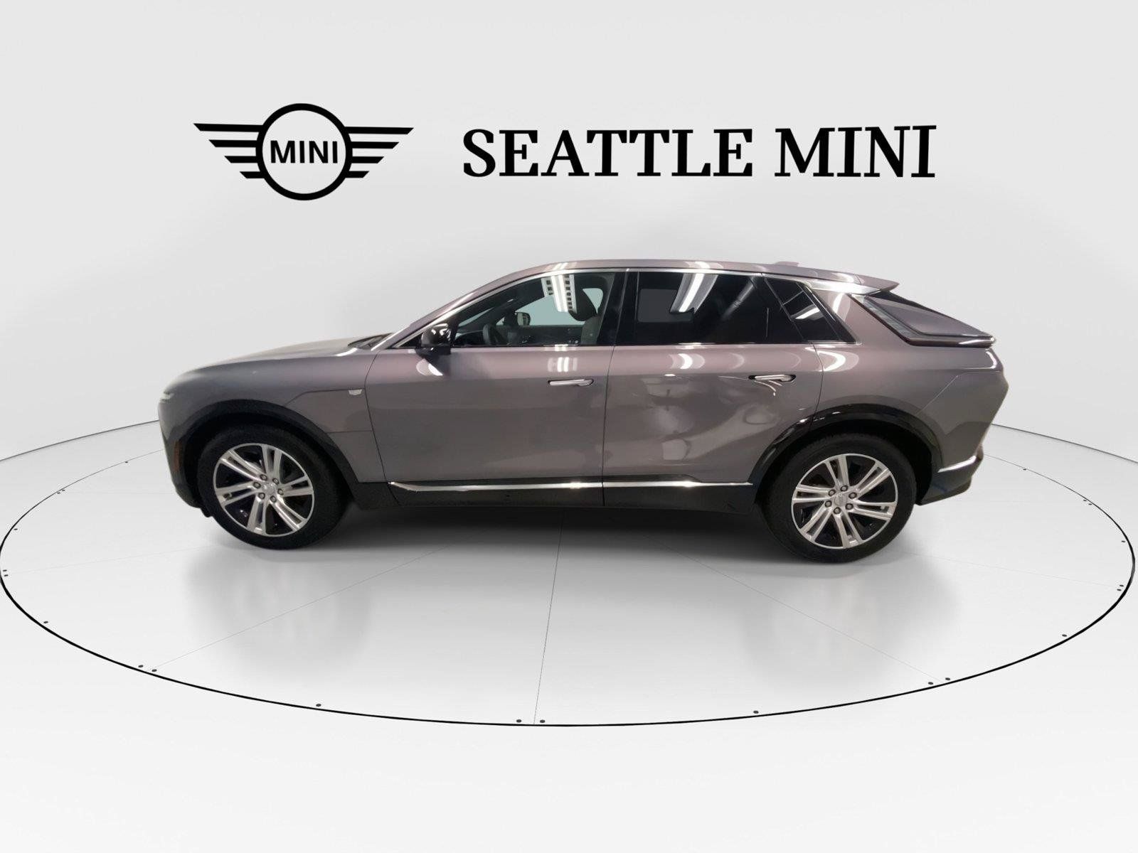 Used 2024 Cadillac Lyriq Tech AWD/4WD image 6