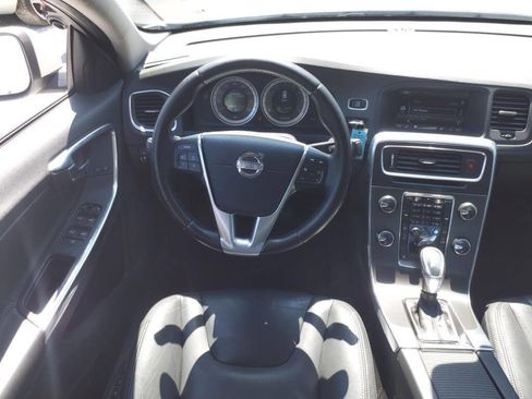 Used 2013 Volvo S60 T5 image 12