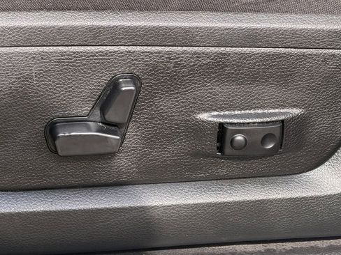 Used 2024 RAM 2500 Big Horn AWD/4WD image 28