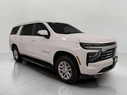 Used 2026 Chevrolet Suburban LT w/ Comfort Package AWD/4WD image 1