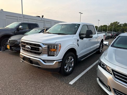 Used 2022 Ford F150 XLT w/ Equipment Group 302A High AWD/4WD image 3