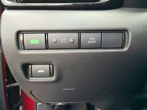Used 2020 Nissan Sentra SR w/ Electronics Package FWD image 17
