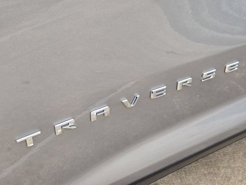Used 2024 Chevrolet Traverse LT FWD image 12