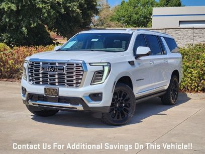 New 2026 GMC Yukon XL Denali w/ Sun & Power Step Package