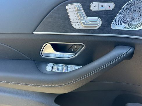 New 2026 Mercedes-Benz GLS 580 4MATIC image 14