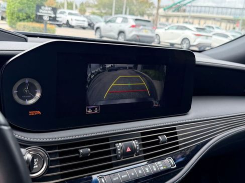 Used 2021 Lexus LS 500 w/ Accessory Package (Z2) image 24