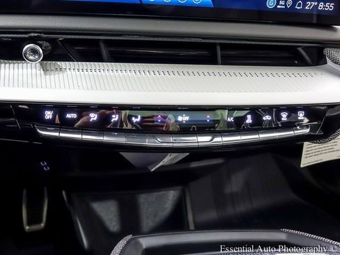 New 2026 Cadillac Optiq Luxury 2 image 16