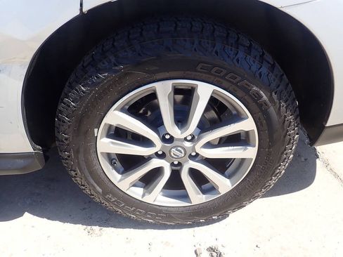 Used 2013 Nissan Pathfinder SL w/ Trailer Tow Pkg AWD/4WD image 18