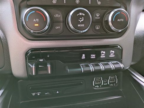 Used 2019 RAM 1500 Big Horn image 28