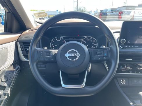 Used 2023 Nissan Rogue SV AWD/4WD image 11