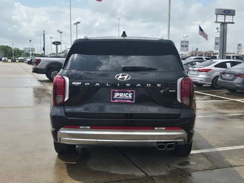 Used 2023 Hyundai Palisade Calligraphy image 6