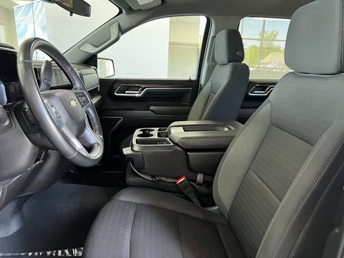 Used 2025 Chevrolet Silverado 1500 LT AWD/4WD image 13