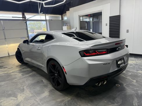 Used 2017 Chevrolet Camaro LT RWD image 1