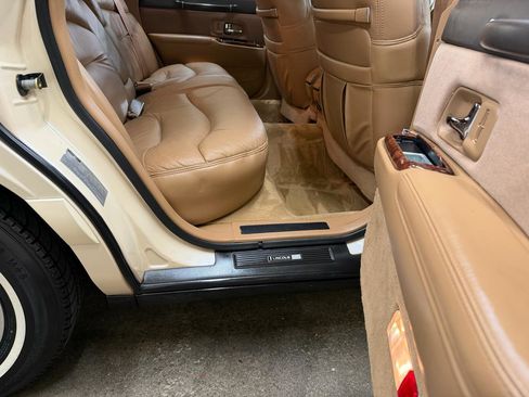 Used 1996 Lincoln Town Car Signature image 36