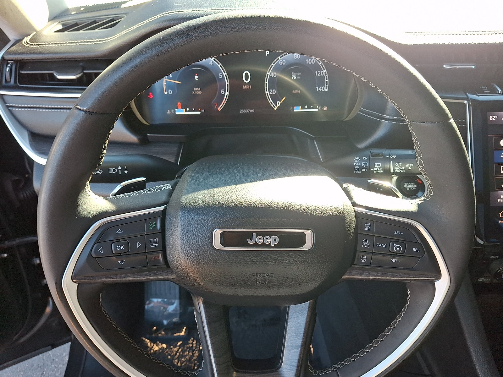 Used 2024 Jeep Grand Cherokee Limited AWD/4WD image 21