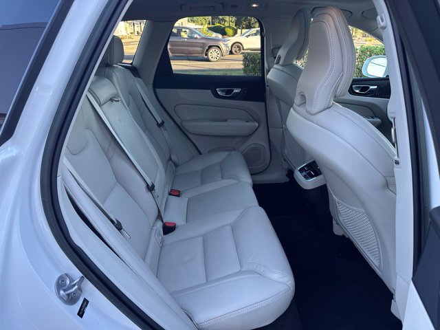 Used 2023 Volvo XC60 B5 Ultimate w/ Climate Package AWD/4WD image 13