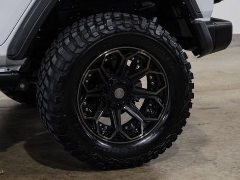 Used 2024 Jeep Wrangler Unlimited Sport AWD/4WD image 30