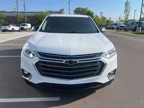 Used 2020 Chevrolet Traverse LT FWD image 2