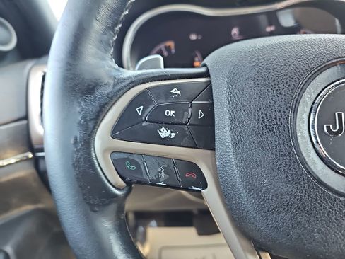 Used 2016 Jeep Grand Cherokee Limited w/ Luxury Group II image 21