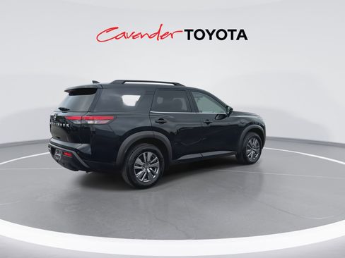 Used 2025 Nissan Pathfinder SV FWD image 8