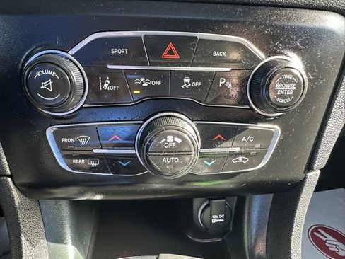 Used 2015 Dodge Charger R/T w/ Plus Group image 30