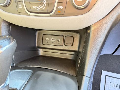 Used 2019 Chevrolet Equinox LS image 50