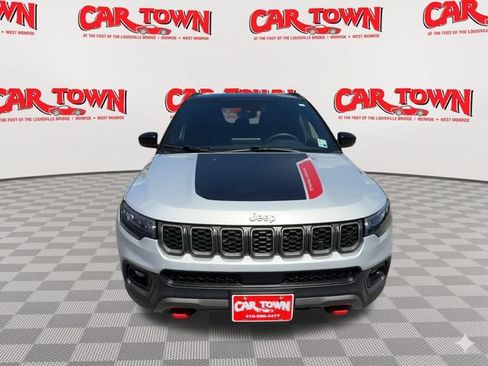 Used 2024 Jeep Compass Trailhawk AWD/4WD image 3