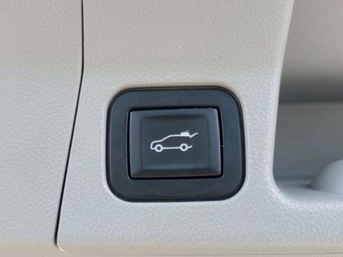 Used 2019 GMC Acadia SLT image 8