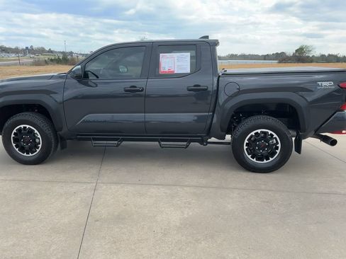 Used 2024 Toyota Tacoma TRD Off-Road AWD/4WD image 6