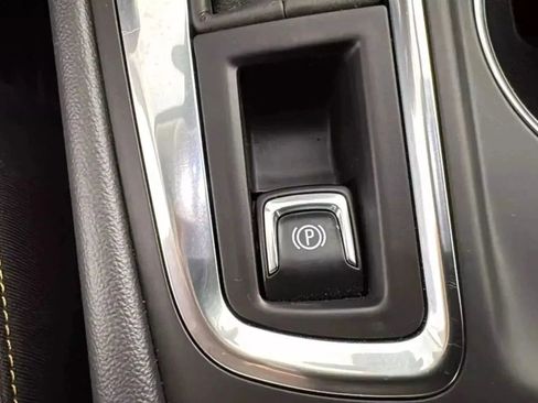 Used 2024 Chevrolet Equinox LT image 23