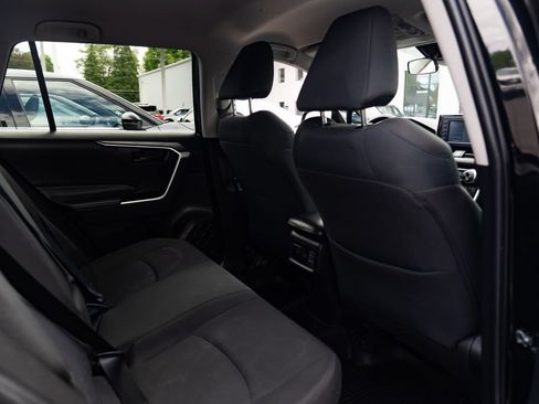Used 2021 Toyota RAV4 LE AWD/4WD image 23