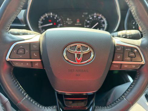 Used 2020 Toyota Highlander Limited AWD/4WD image 6