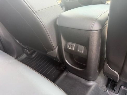 Used 2022 Chevrolet Colorado Z71 w/ Trail Boss Package AWD/4WD image 36
